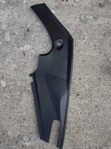 Накладка переднього правого крила Tesla 106047900B ціна, від 90.92 USD
