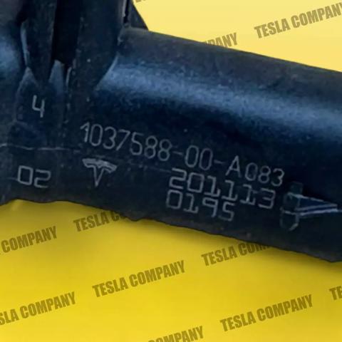 Датчик AIRBAG передній Tesla 103758800A