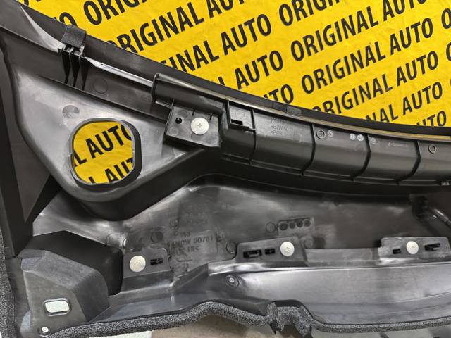 Купити KN0W507S0A Mazda Водостік лобового скла, жабо