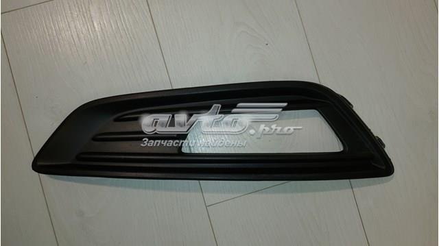 F1EZ15266A Ford Заглушка, решітка протитуманних фар бампера переднього, права
