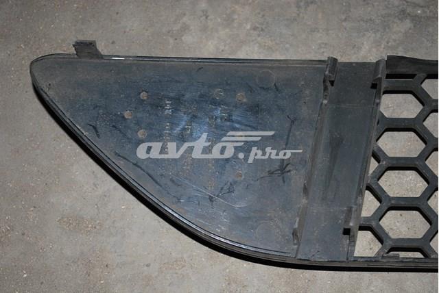Решітка переднього бампера Mercedes A2218850053 ціна, від 118.73 USD