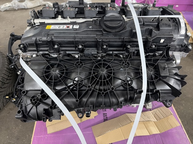 Колектор впускний BMW 8647977 ціна, від 570.12 USD