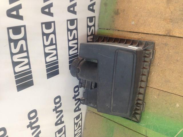 DS739643AB Ford 