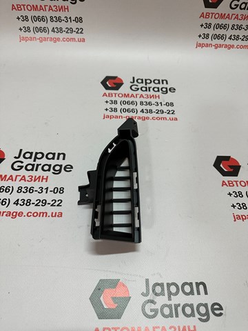 Решітка переднього бампера, права 622566RR0A Nissan/Infiniti