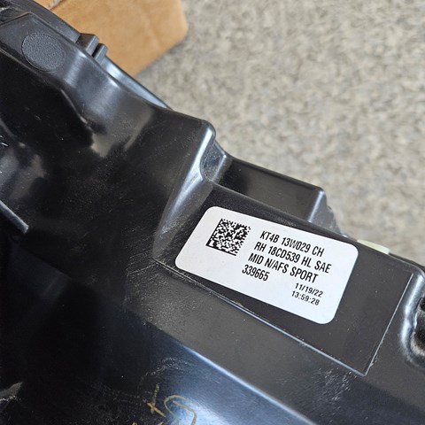 KT4Z13008AY Ford Основна фара - вставка