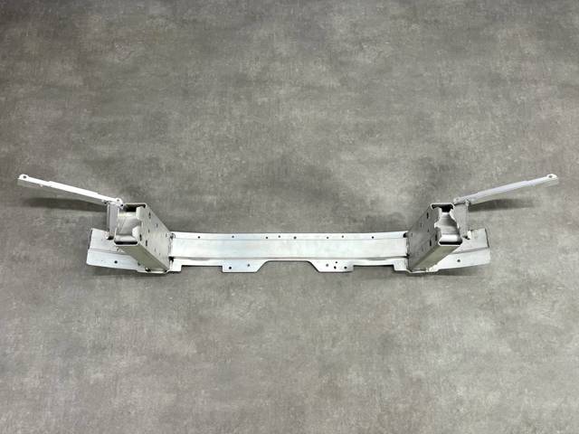 Шина бампера переднього Signeda PBM46066A ціна, від 174.04 USD