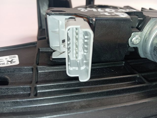 9830002480 Peugeot/Citroen Склопідйомник задніх правих дверей