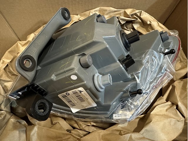 Купити 68110017AG Chrysler 