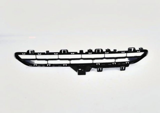 51117319767 BMW Решітка переднього бампера, верхня