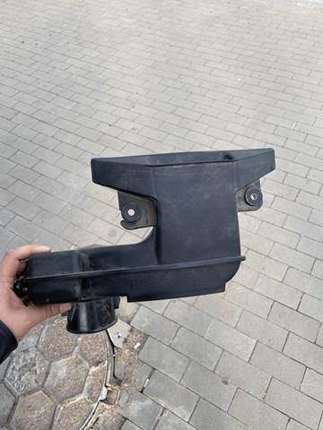 Повітрозабірник повітряного фільтра Mazda PE0113200 ціна, від 224.97 USD