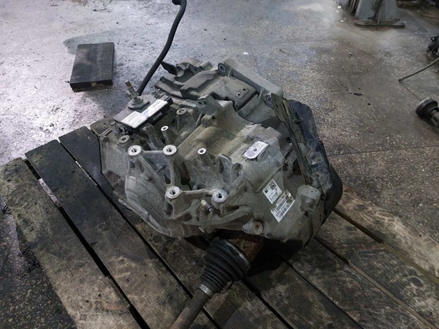  Land Rover LR024709 ціна, від 1710.36 USD