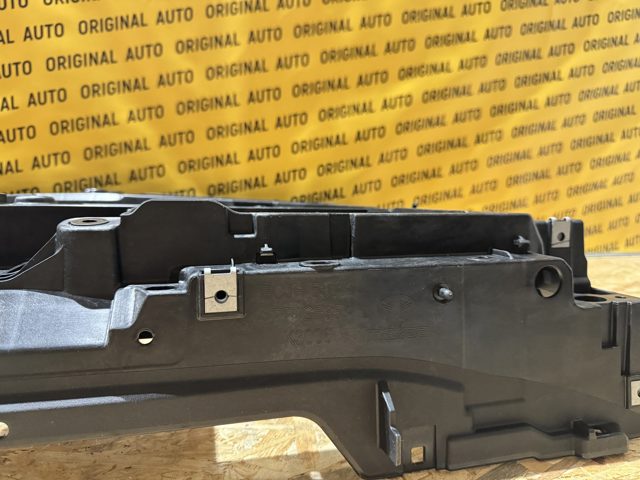 BCKA53110A Mazda Рамка кріплення радіатора