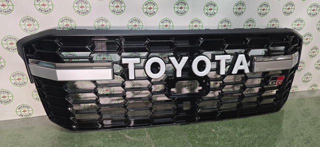 Облицювання радіатора Toyota 53101WY070 ціна, від 725.20 USD