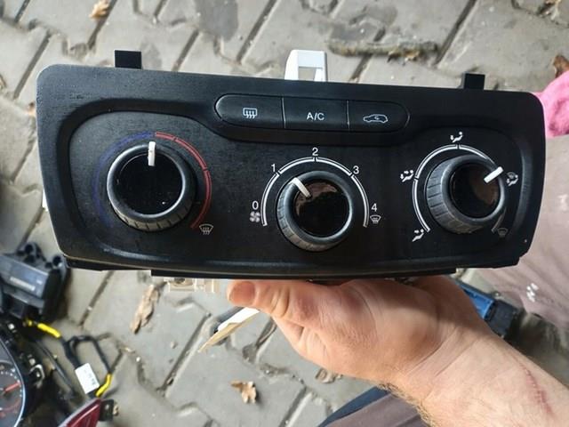 Блок управління кондиціонером 735643607 Fiat/Alfa/Lancia
