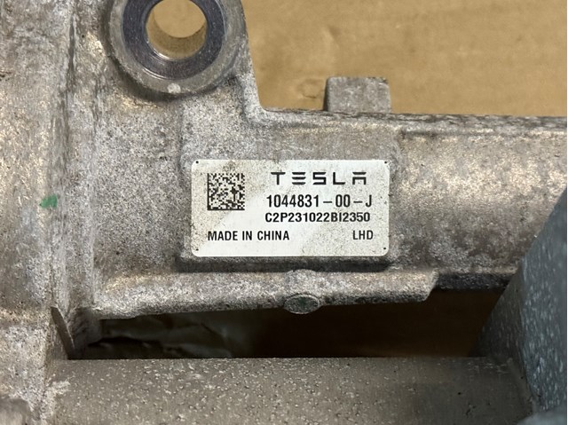 Купити 104483100E Tesla Рульова рейка