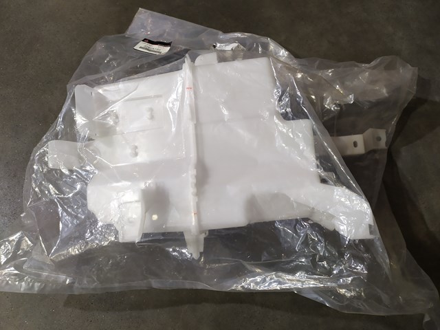Купити 8260A595 Mitsubishi Бачок омивайки