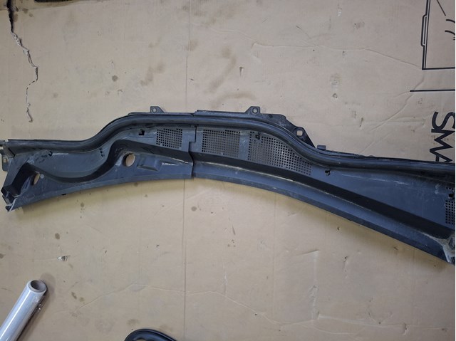 Купити KR9P507R0A Mazda Решітка двірників, права
