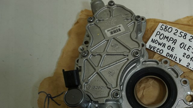 Помпа масляна Iveco 5802582771 ціна, від 329.91 USD