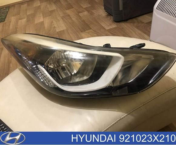 Купити 40C1105E Polcar Права блок фара