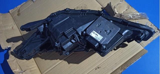 8111033G00 Toyota Фара передня права