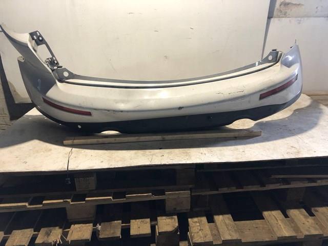 Задній бампер 85022CG040 Nissan/Infiniti