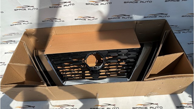 Облицювання радіатора Nissan/Infiniti 623106RA0A ціна, від 128.28 USD