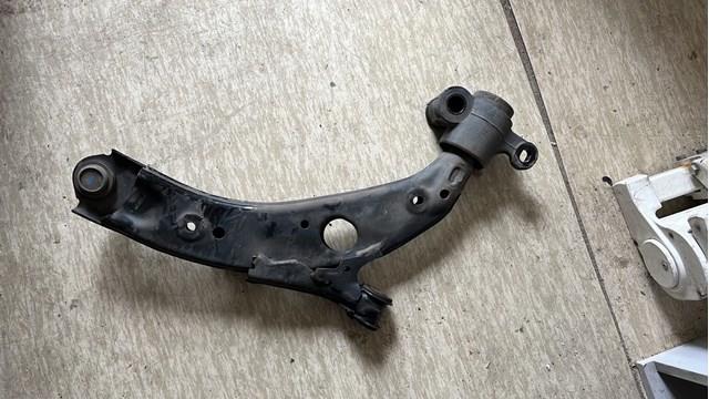 TC3M34350 Mazda Поперечний важіль