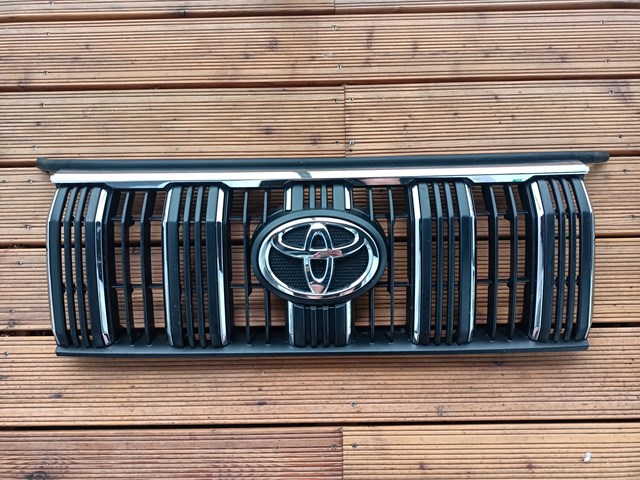 Купити 5310160K00 Toyota Захисна решітка радіатора