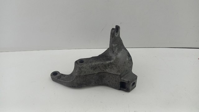 CM31141 CM ONKA Кронштейн подушки КПП, правий