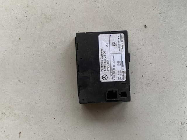  Mercedes A2114452500