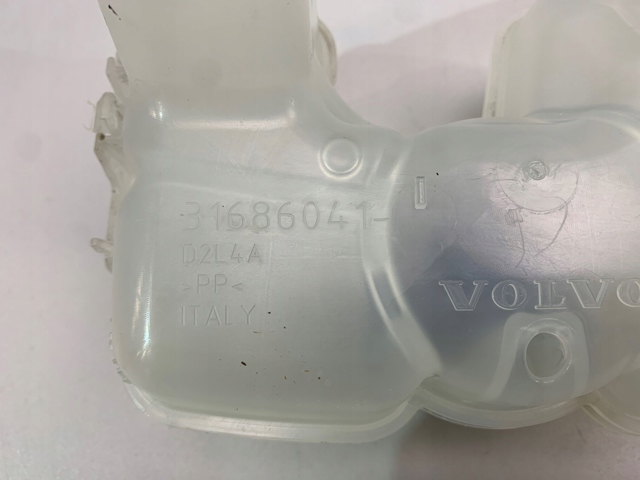 Розширювальний бачок системи охолодження інвертора Volvo 31686041