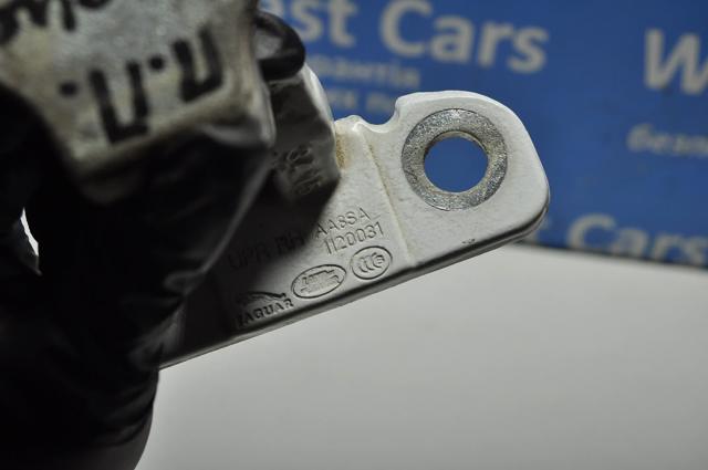 Петля передніх дверей, правої LR042352 Land Rover