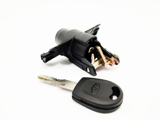 Лічинка замка багажника (двері 3/5-х задніх) Chery A118CB5606110 ціна, від 5.49 USD