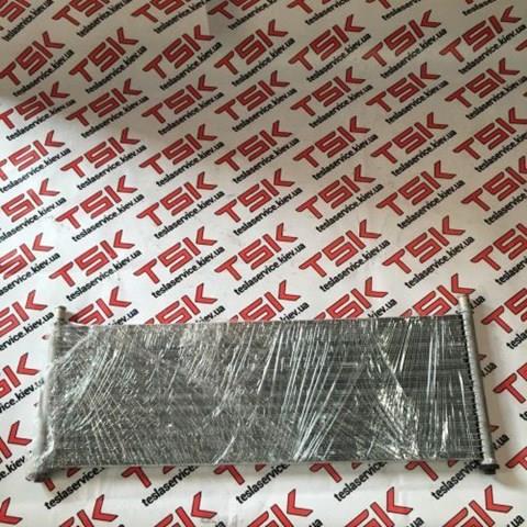 Купити 104849800C Tesla Радіатор двигуна