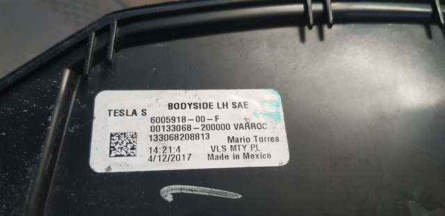 Купити 600591800F Tesla Ліхтар задній