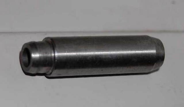 Направляюча клапанів 477F1003023 Chery