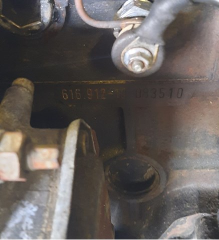Двигун у зборі Mercedes 100 