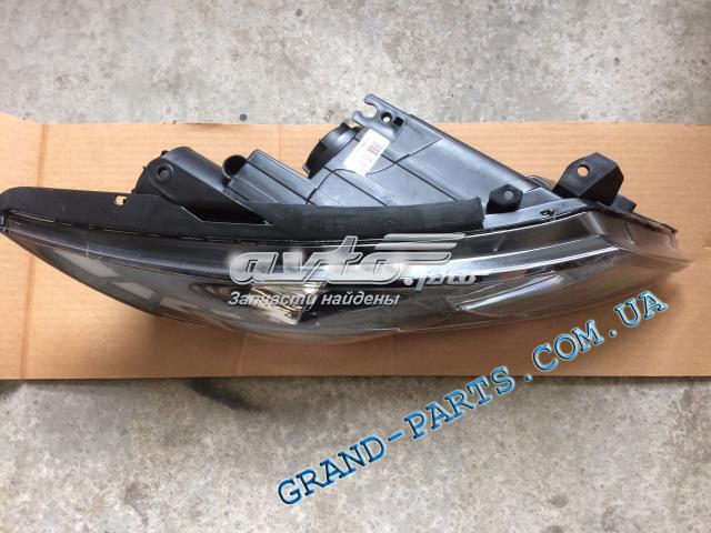 Фара права 921022T421 Hyundai/Kia
