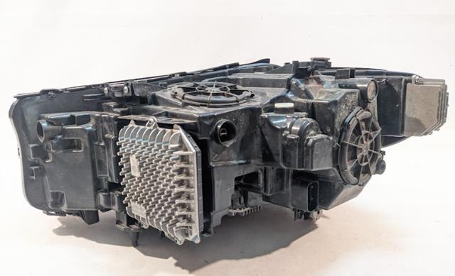7214962 BMW Фара передня права