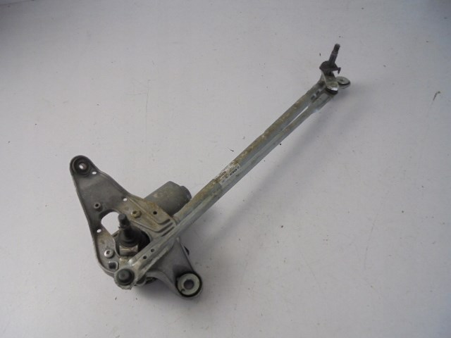 Трапеція склоочисника на Audi Q3  F3B