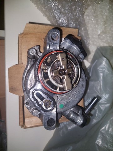 Вакуумний насос 9804021880 Bosch