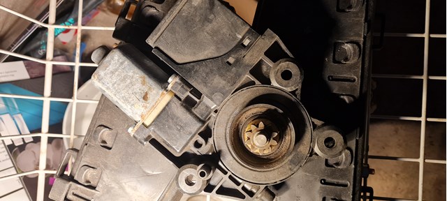  Renault (RVI) 807310012R ціна, від 23.68 USD