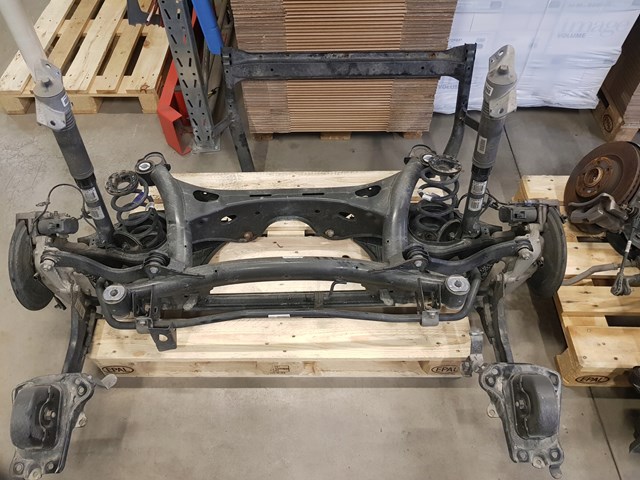 Балка задньої підвіски поперечна Volvo 32246360 ціна, від 429.45 USD
