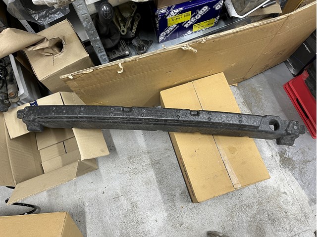 Абсорбер бампера переднього Opel 9835254980 ціна, від 147.31 USD