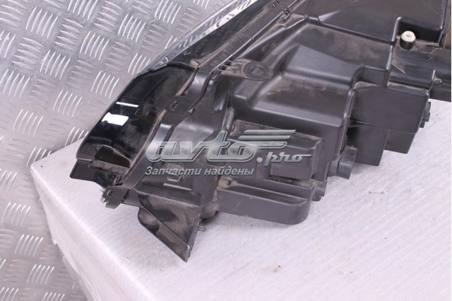 Купити LR040673 Land Rover Фара правая