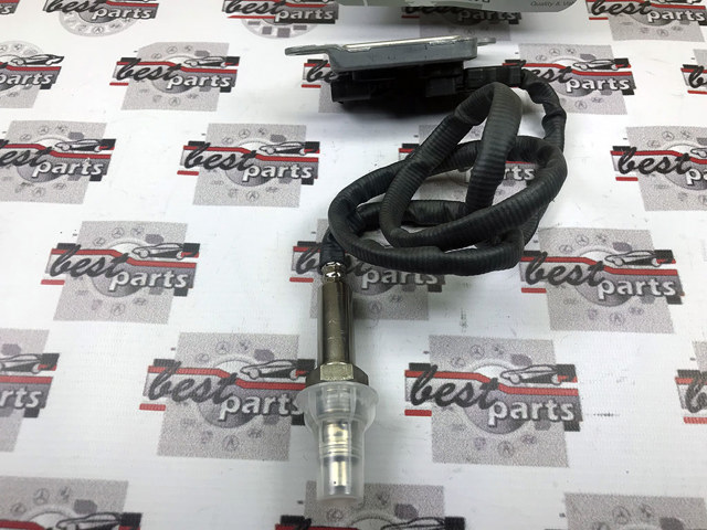 Купити A000905520680 Mercedes Датчик оксидів азоту NOX, передній