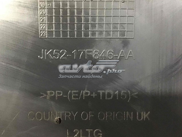  Land Rover LR104002