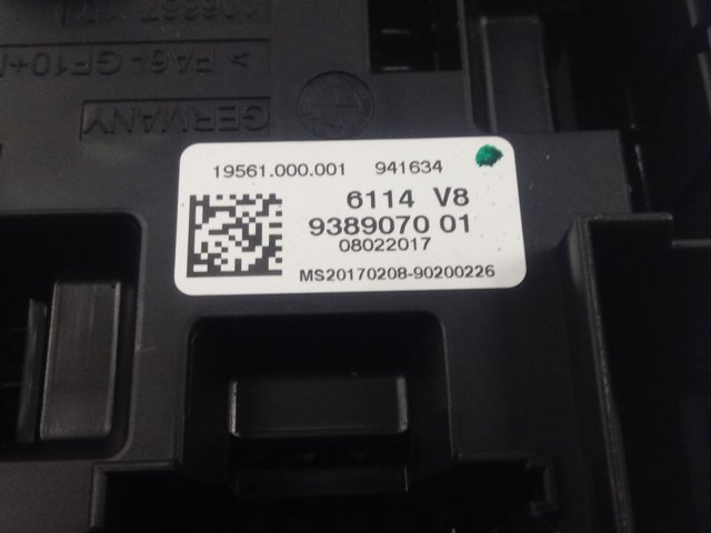 Блок запобіжників 61149389070 BMW
