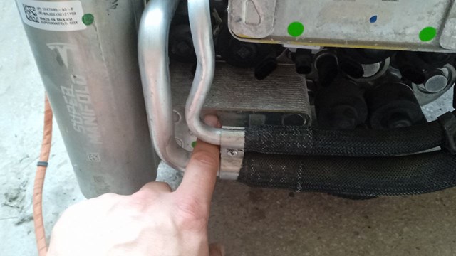 152300300B Tesla Радіатор інвертора