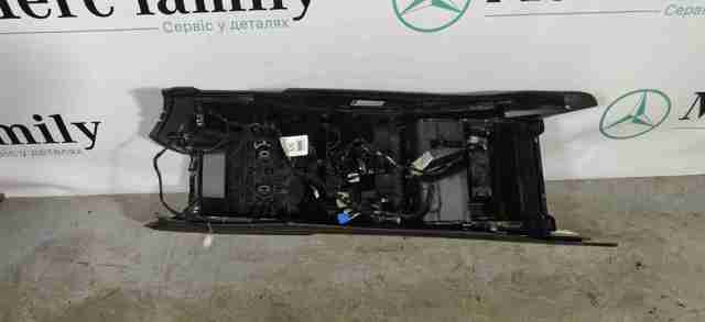 Центральна консоль торпеди Mercedes A1666803903